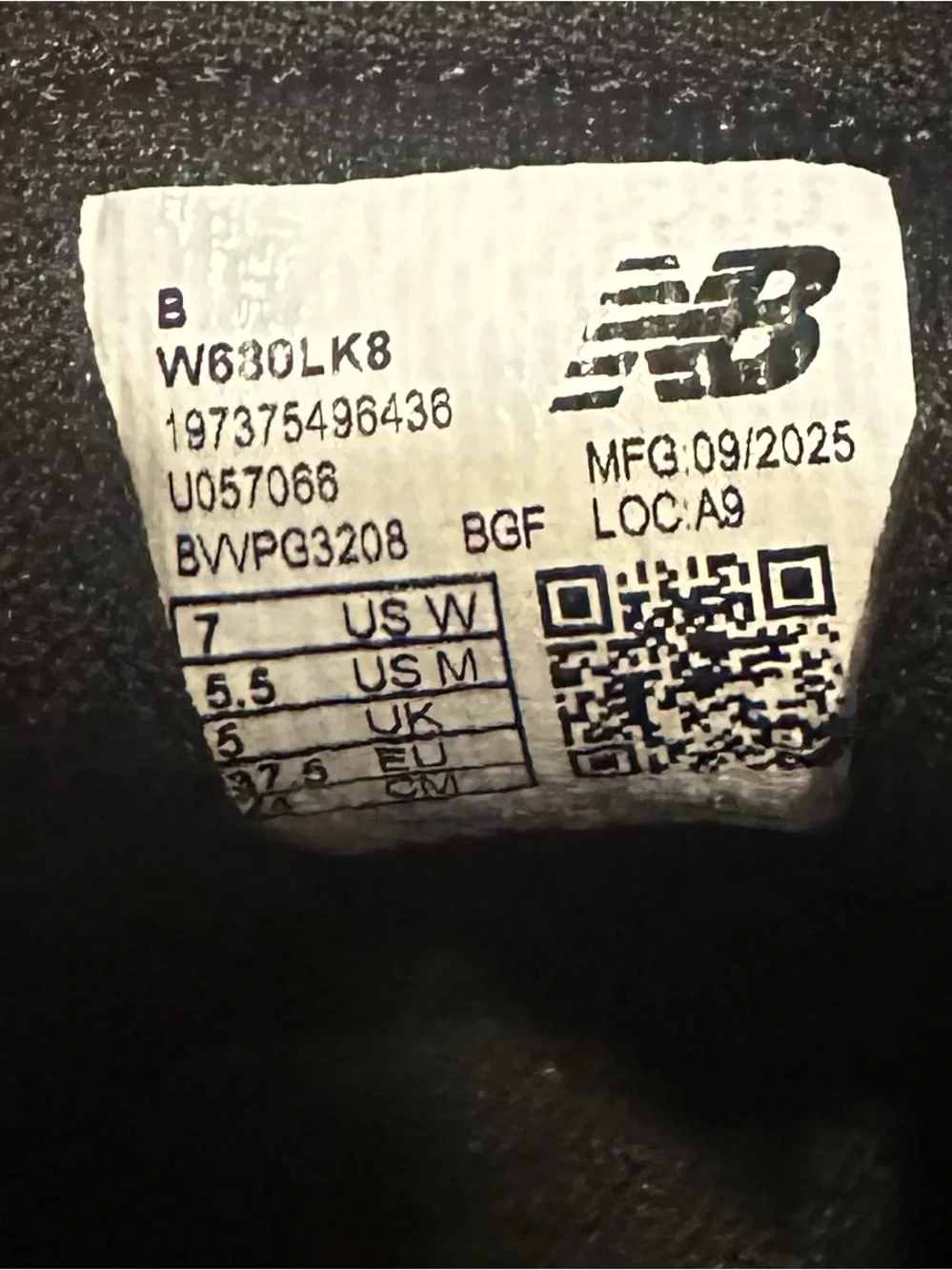 New Balance Women’s Black Athletic Running Shoes with White Sole